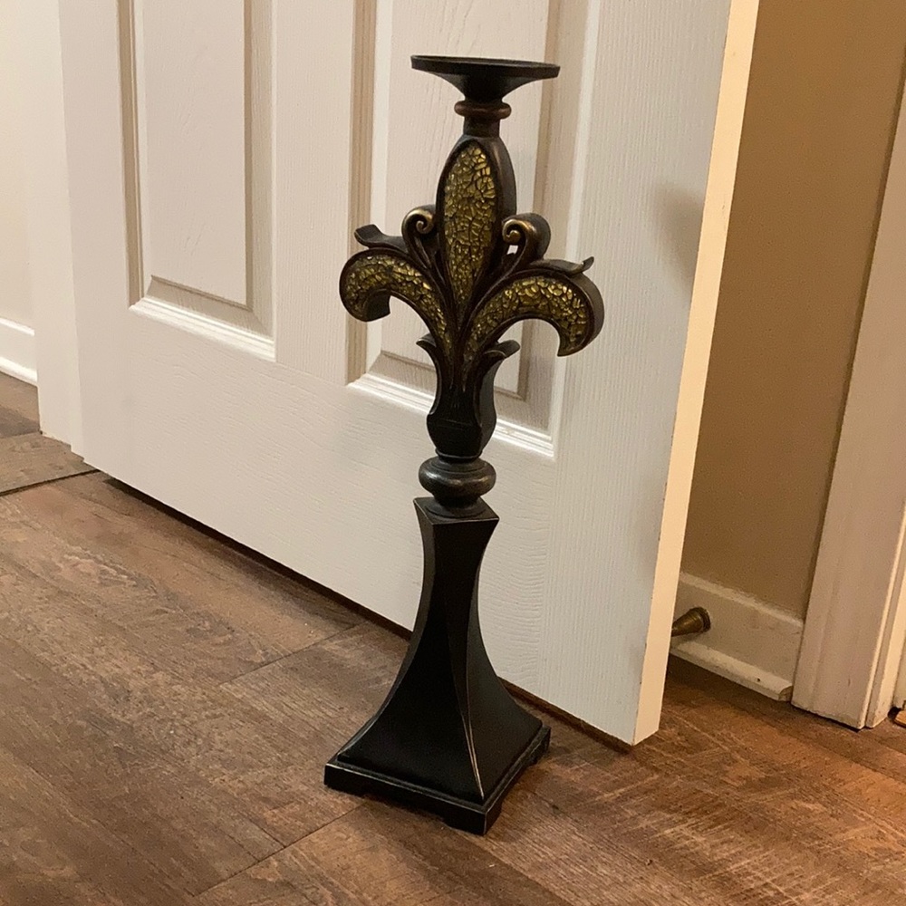 Fleur de Lis Piece